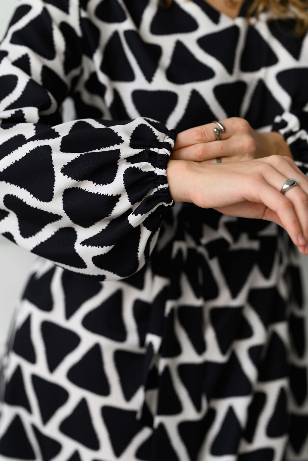 Suknelė juoda/balta