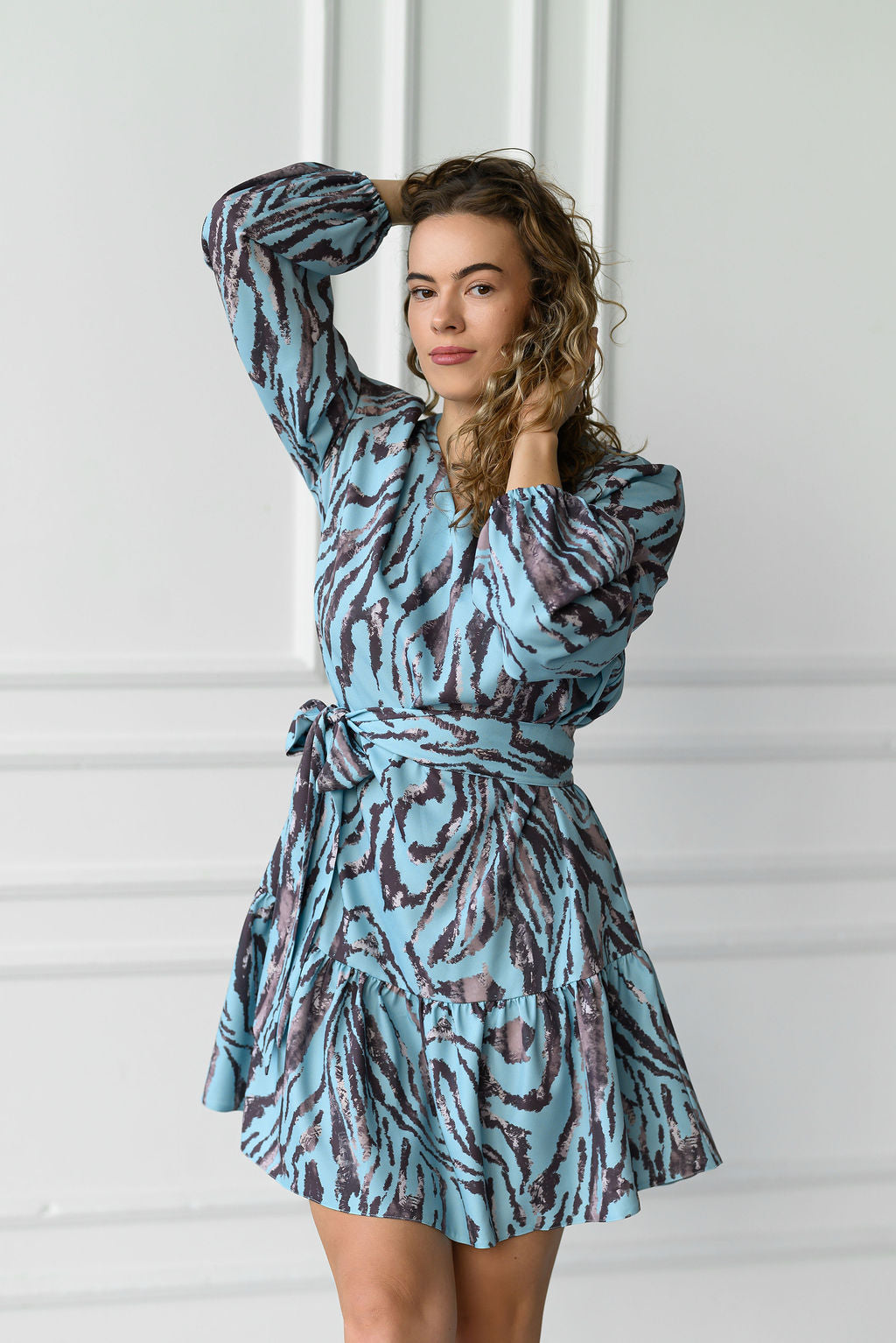 Turkio spalvos suknelė